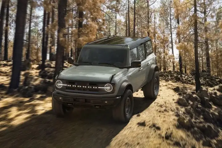 Bronco hardtops are ready, Ford reportedly tries to placate irate customers  with booze - CNET