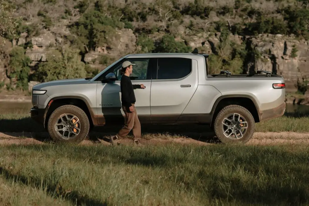 Rivian R1T vs. Ford F-150 vs. Ford Ranger: Dimensional Comparison