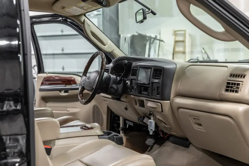 ford excursion 2005 interior