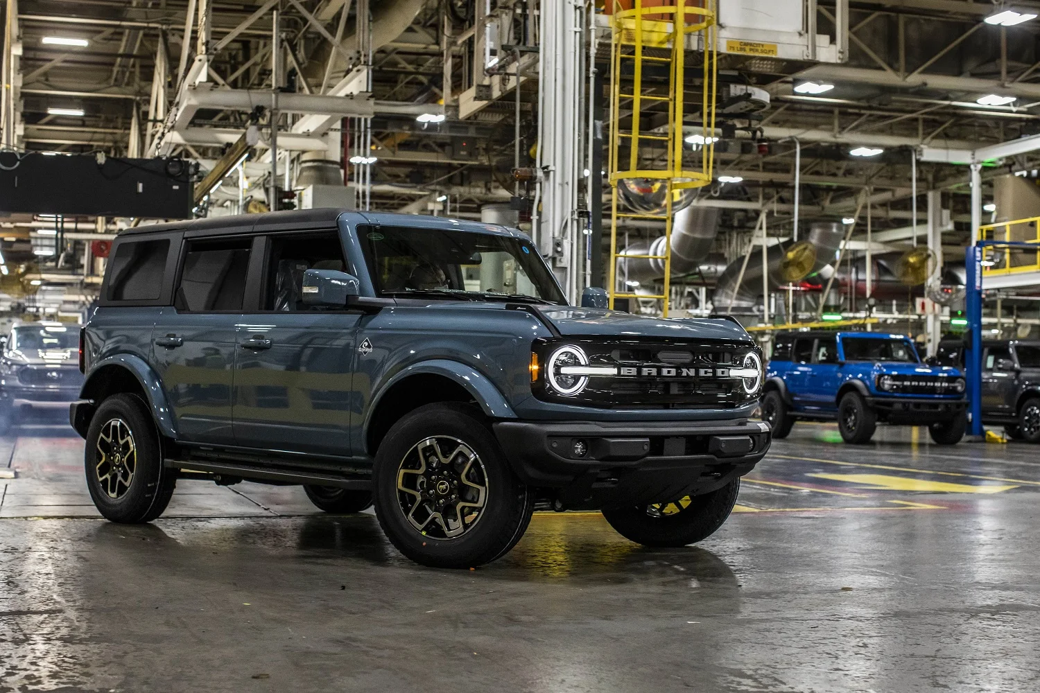 The All-New 2020 Ford Bronco Is Back in a 2- and 4-Door Model