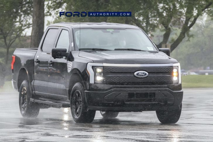 2022 Ford F-150 Lightning Battery Reportedly Weighs 1,800 Pounds