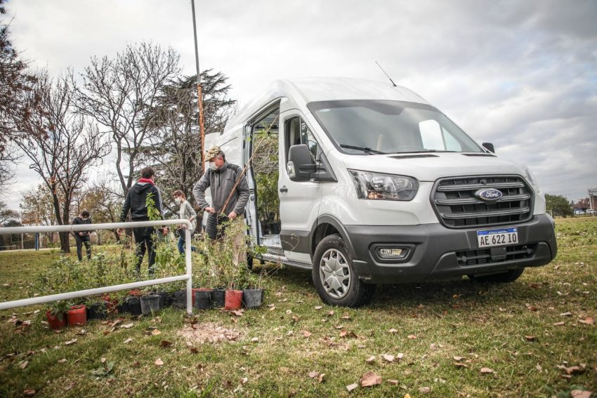 Ford Transit Trail Is the Commercial Van's off-the-Grid Persona