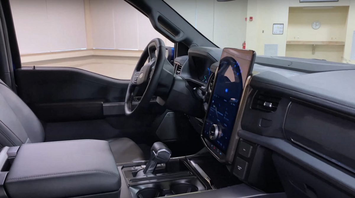 2022 ford lightning price interior