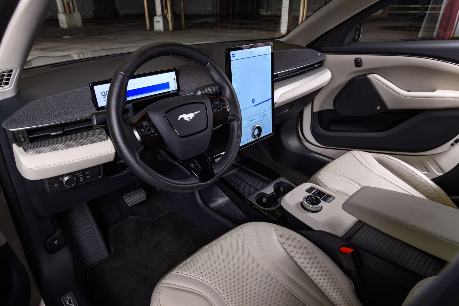 mustang 2022 interior