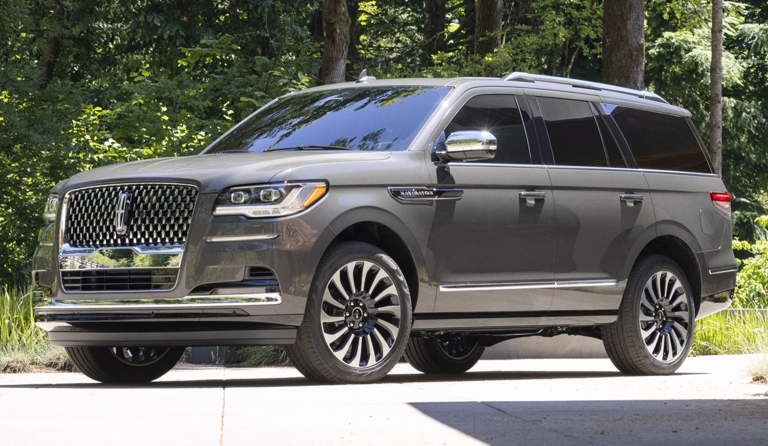 2022 Lincoln Navigator Debuts With New Tech, Fresh Appearance