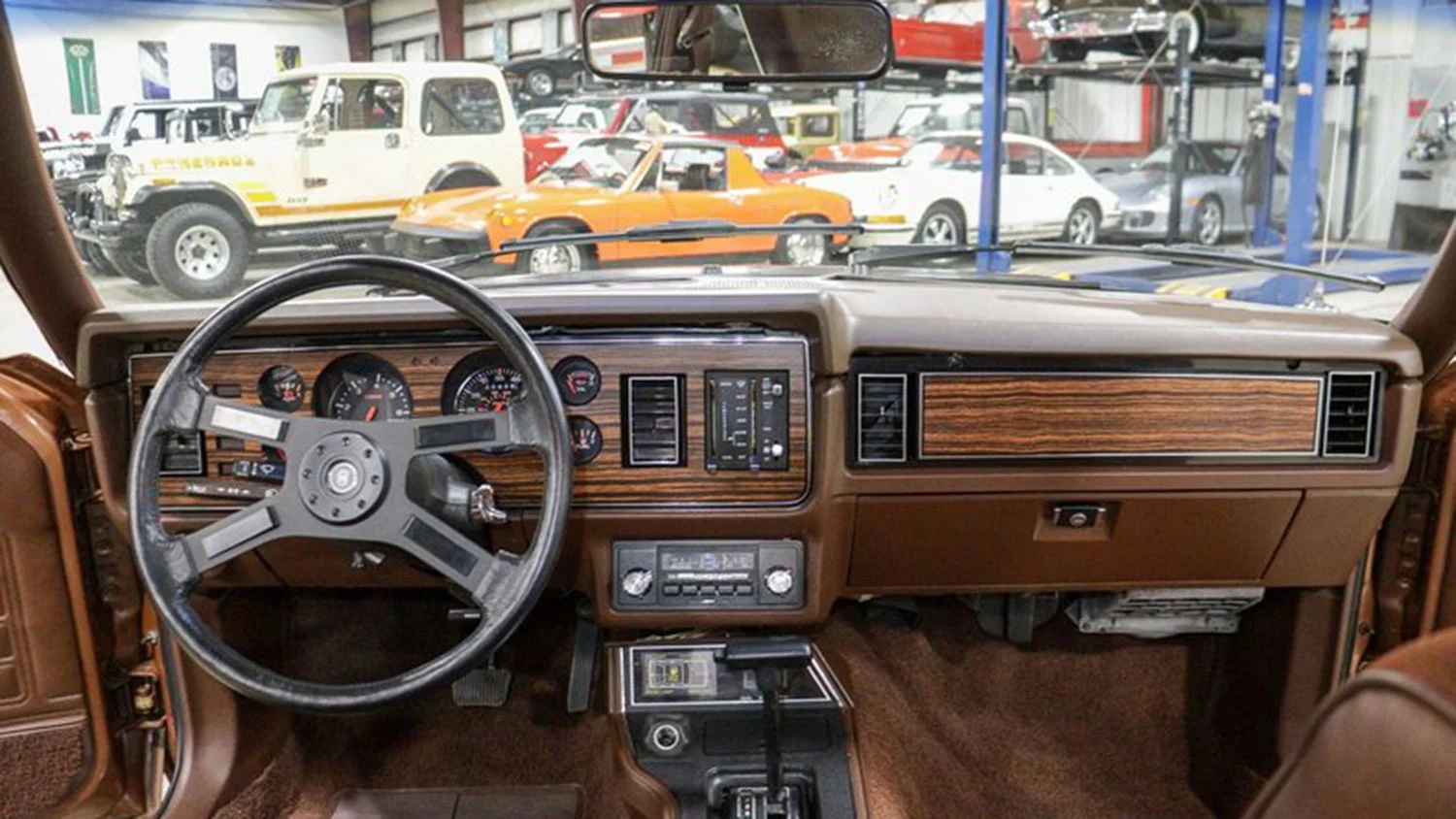 1983 mustang convertible interior