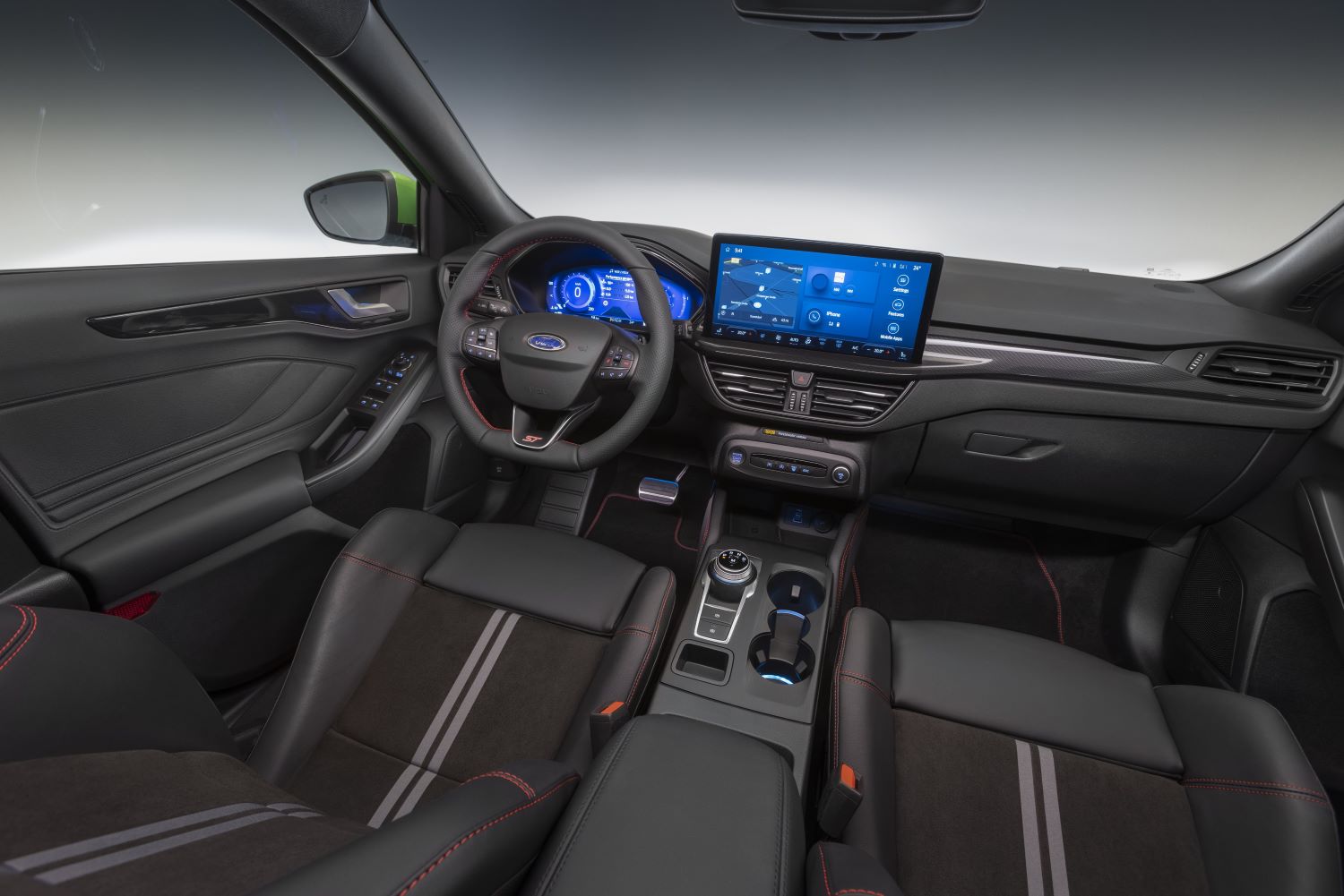 2022 ford focus se interior