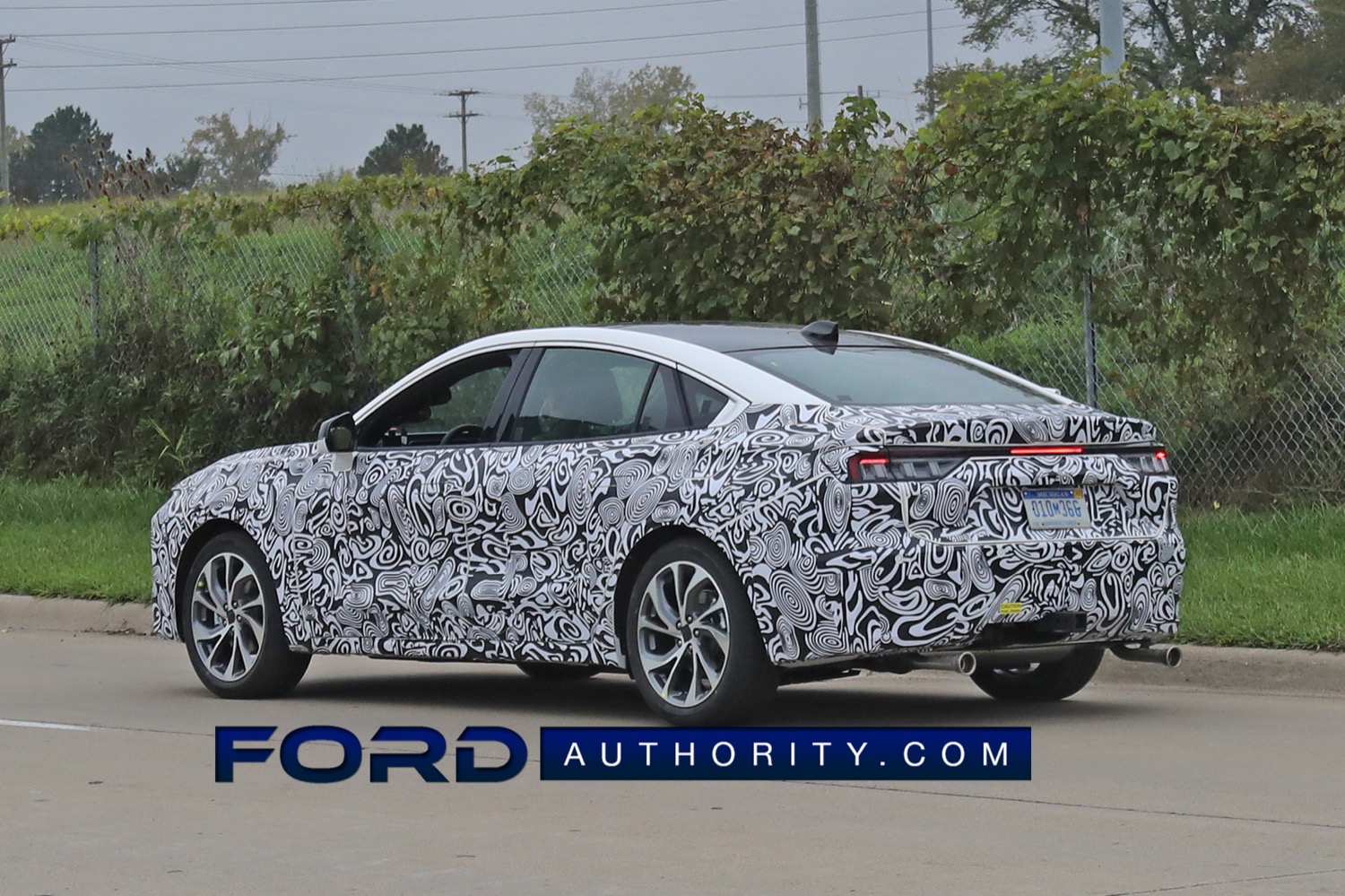 Lincoln Town Car Rendered As Production Version Of Zephyr Reflection