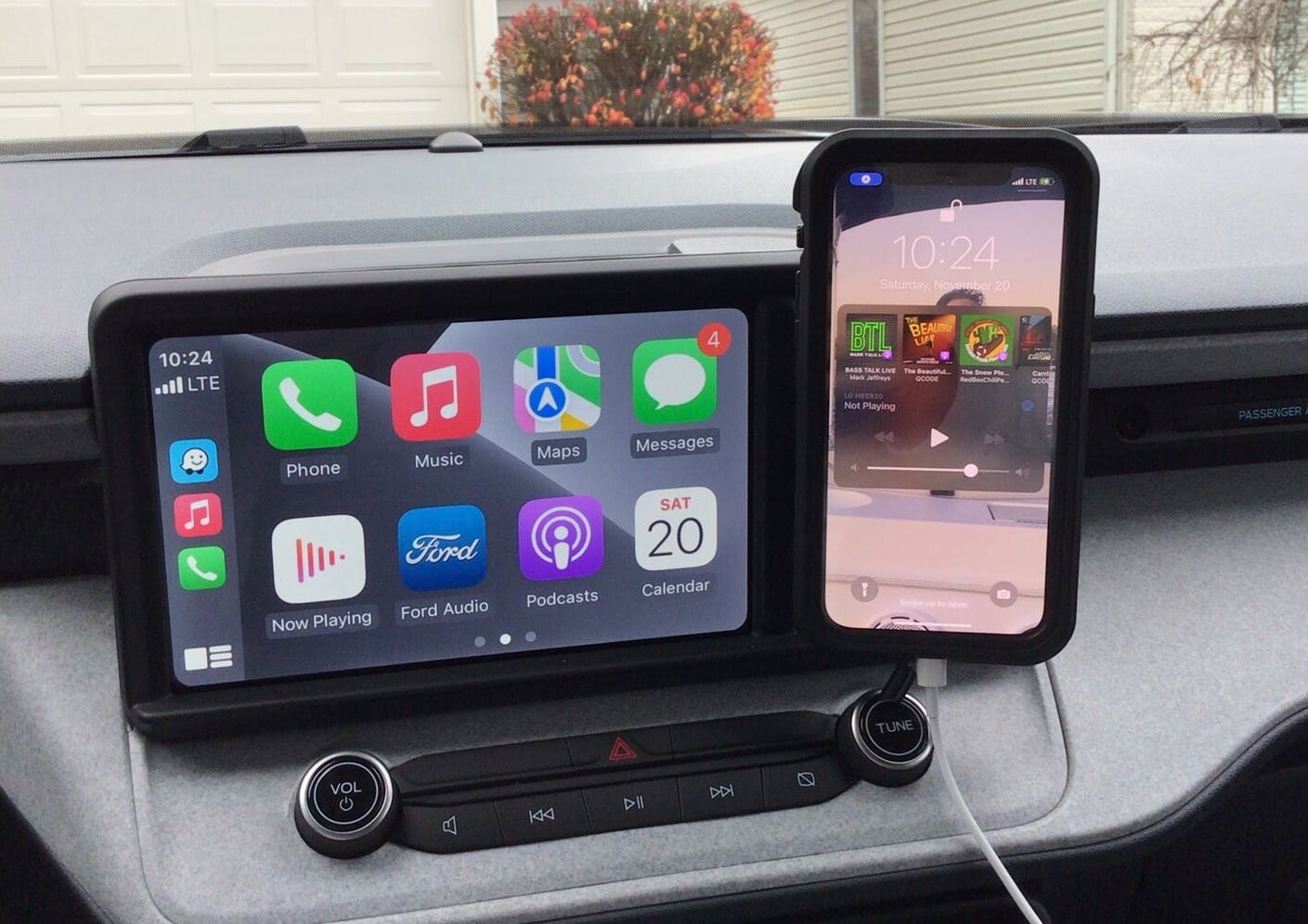 2022 Ford Maverick Dash Cubby Can Mount Phones, Store Action Figures