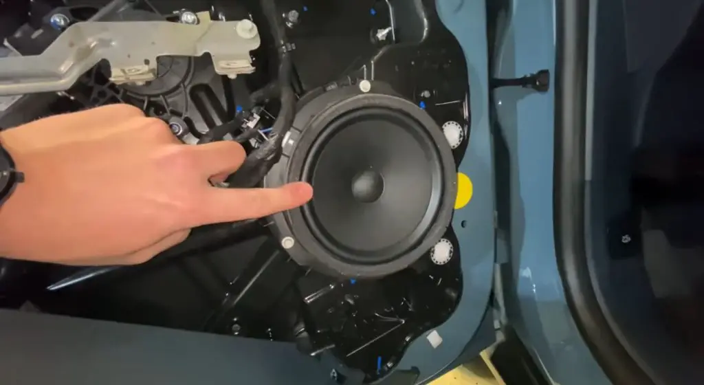 2022 Ford Maverick Front Door Speakers Can Be Replaced Easily Video
