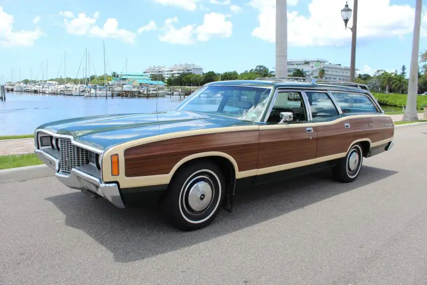 Mind-Bogglingly Clean 1971 LTD Ford Country Squire Up For Auction