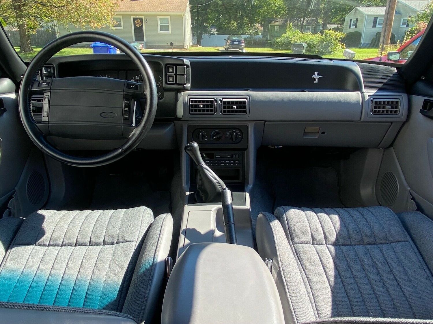 1993 mustang convertible interior