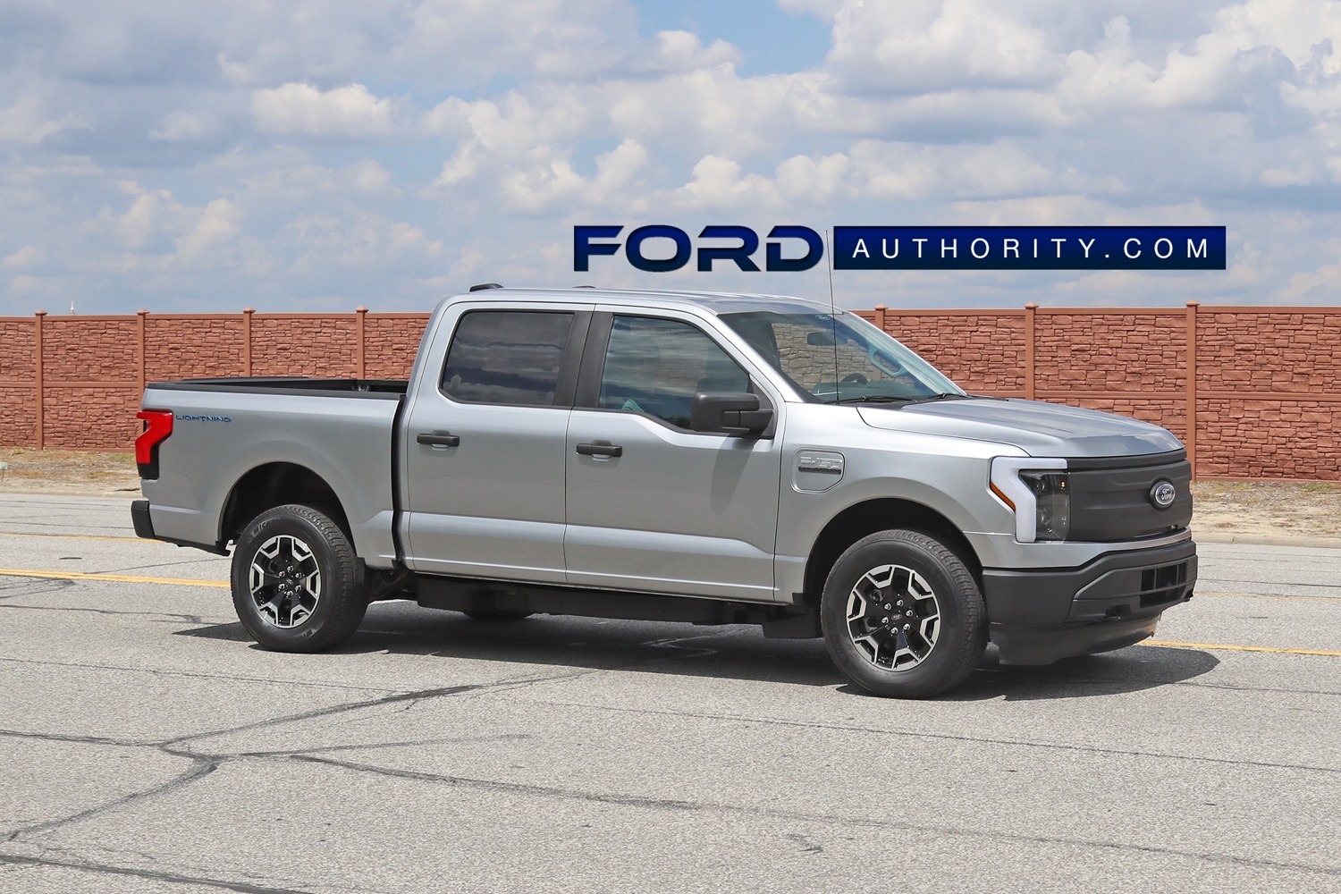 2022-Ford-F-150-Lightning-Pro-Iconic-Silver-Real-World-Pictures-Exterior-003.jpg