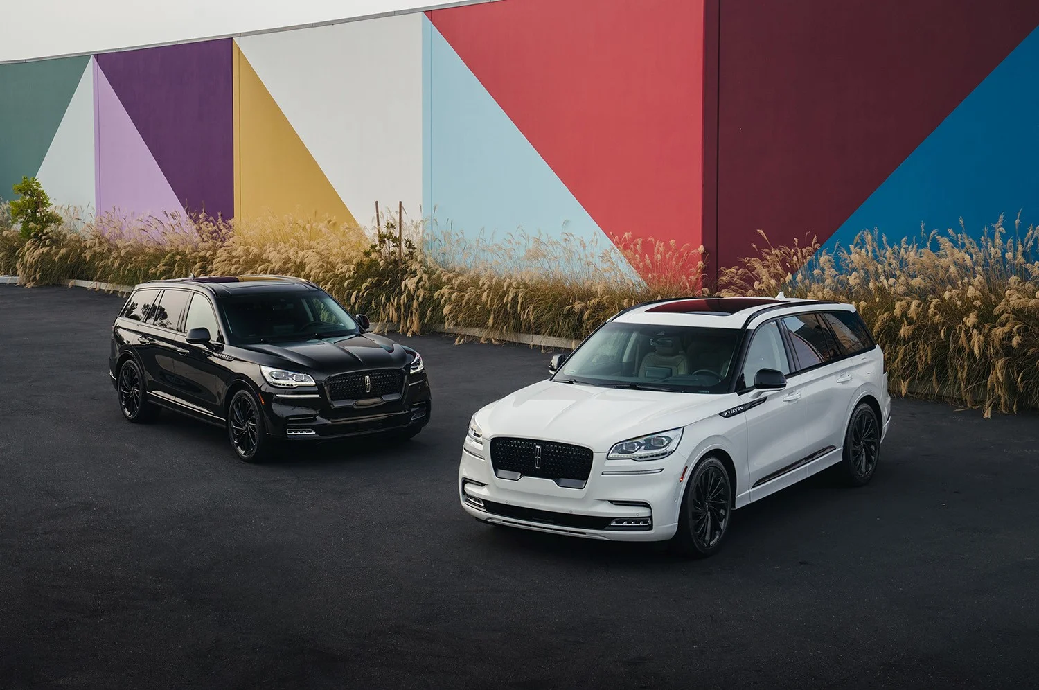 2023 Lincoln Aviator Order Banks Close Today