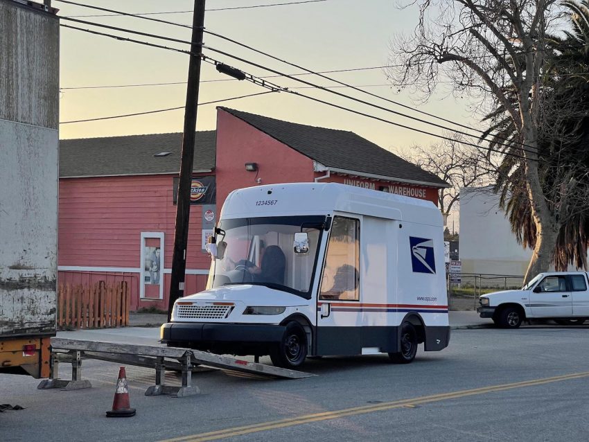 How a military vehicle contractor plans to make a USPS truck that lasts  'almost forever