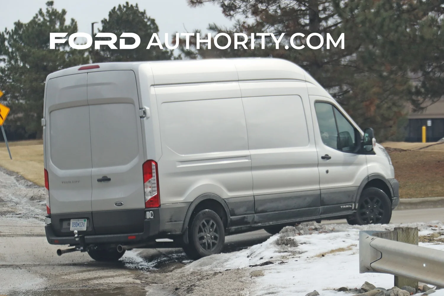 2023 Ford Transit Custom Trail Van AWD, Grey Matter