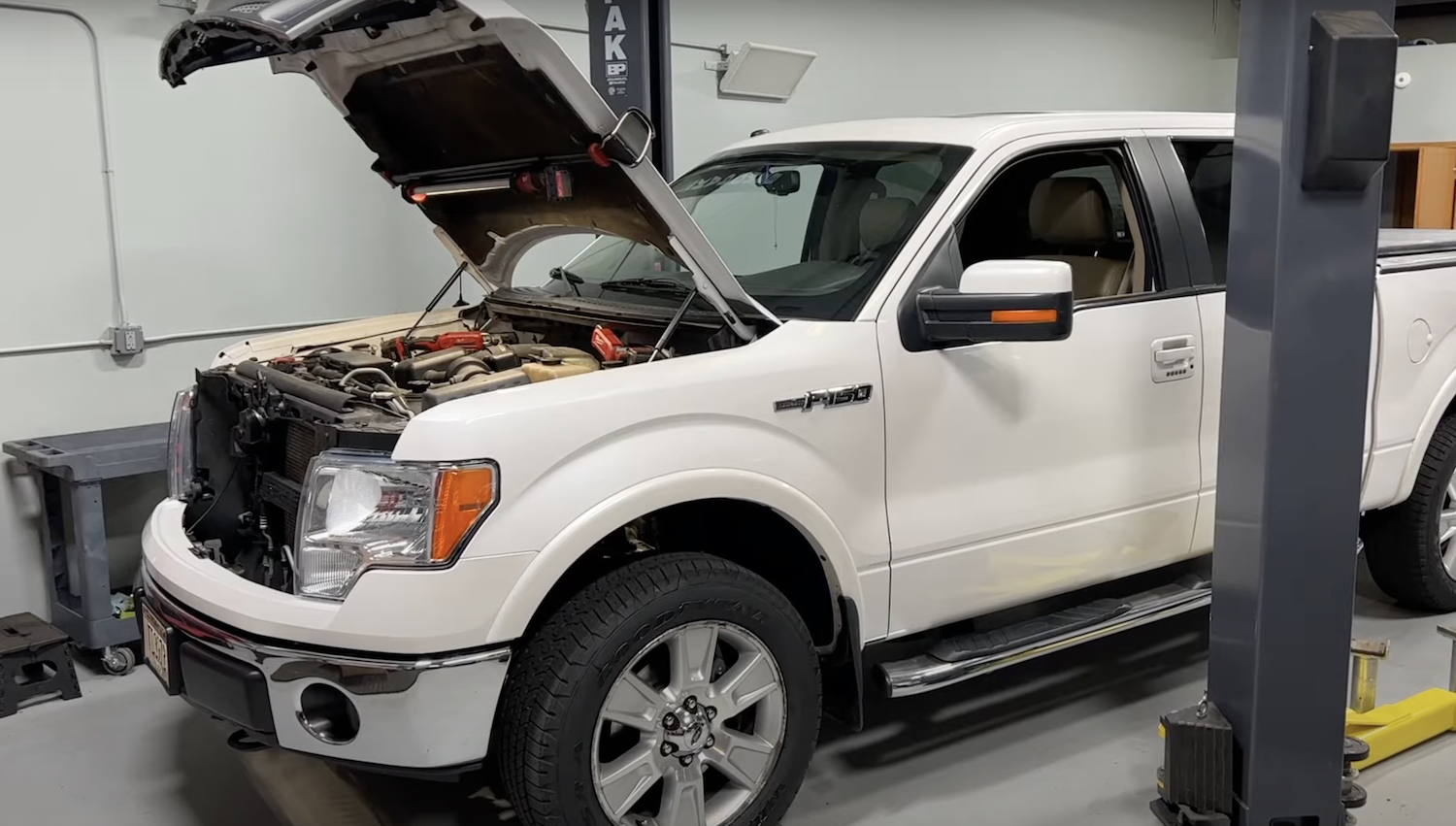 Ford 5.4L Triton V8 Gets Another Solid Primer From Veteran Tech: Video