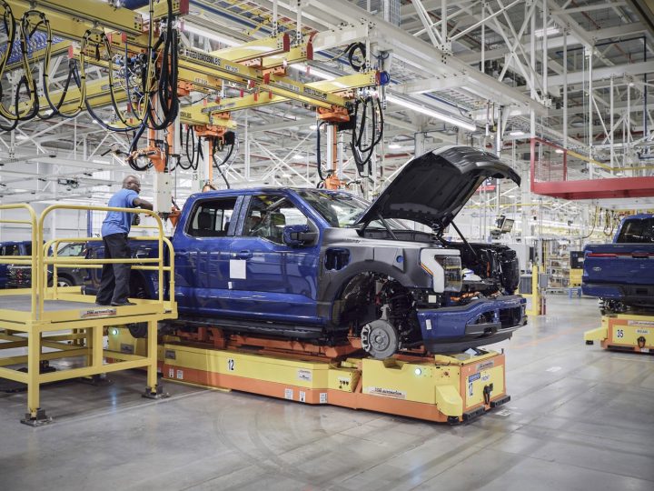 A Ford F-150 Lightning on the assembly pallet 