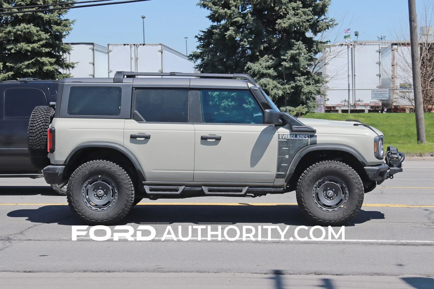 2022 Ford Bronco Everglades First Pictures and Features