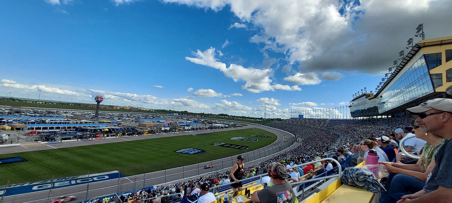 Chris Jones to serve as virtual Grand Marshal for Cup Series race at Kansas  Speedway Thursday night, FOX 4 Kansas City WDAF-TV