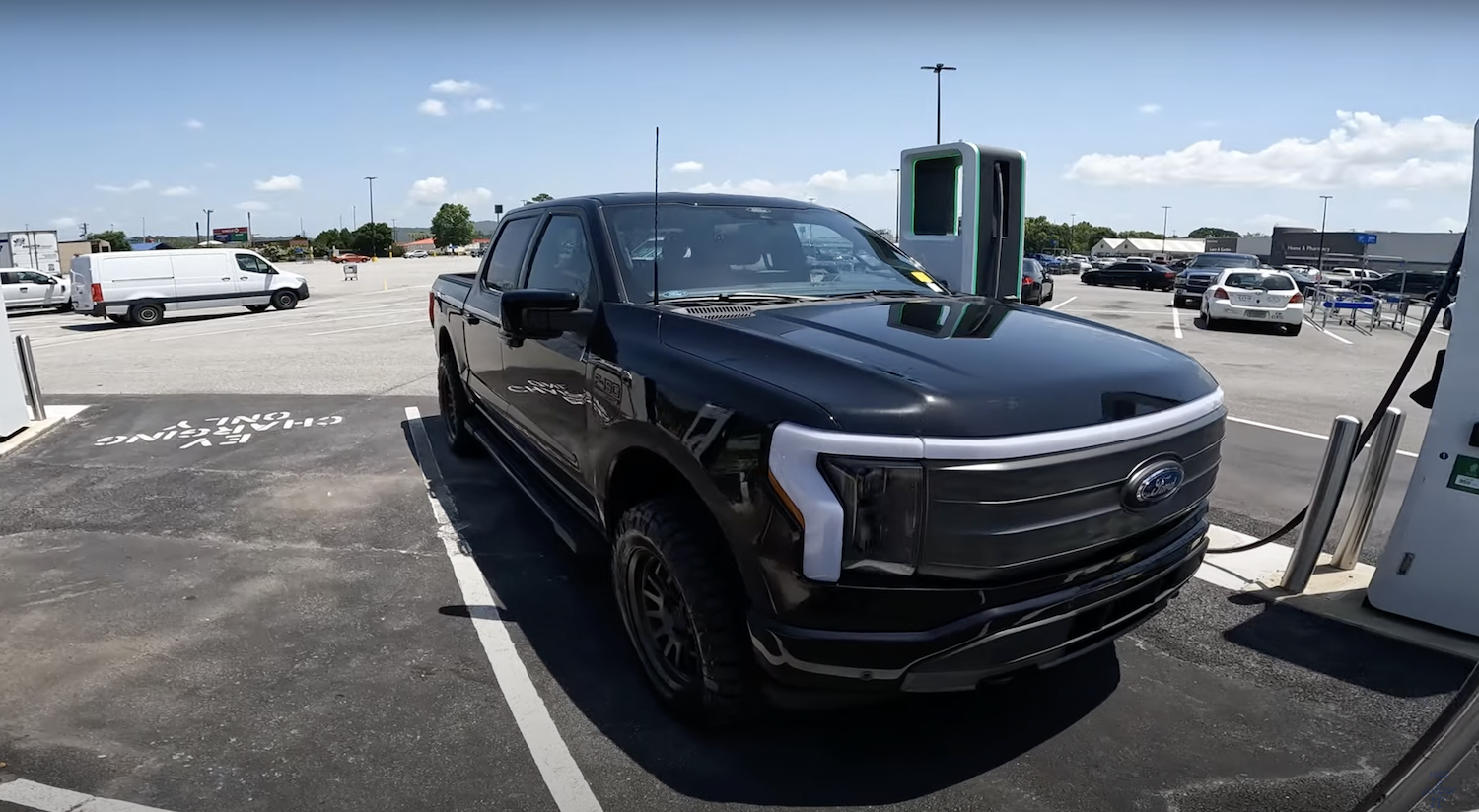 2022 Ford F150 Lightning Gets Lifted, Predictably Loses Range Video