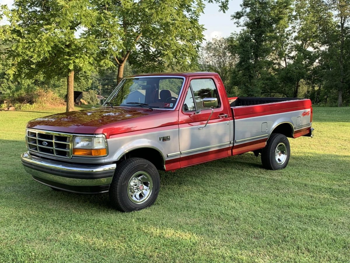 1994 Ford F-150 XLT Lariat With Just 17K Miles Up For Auction