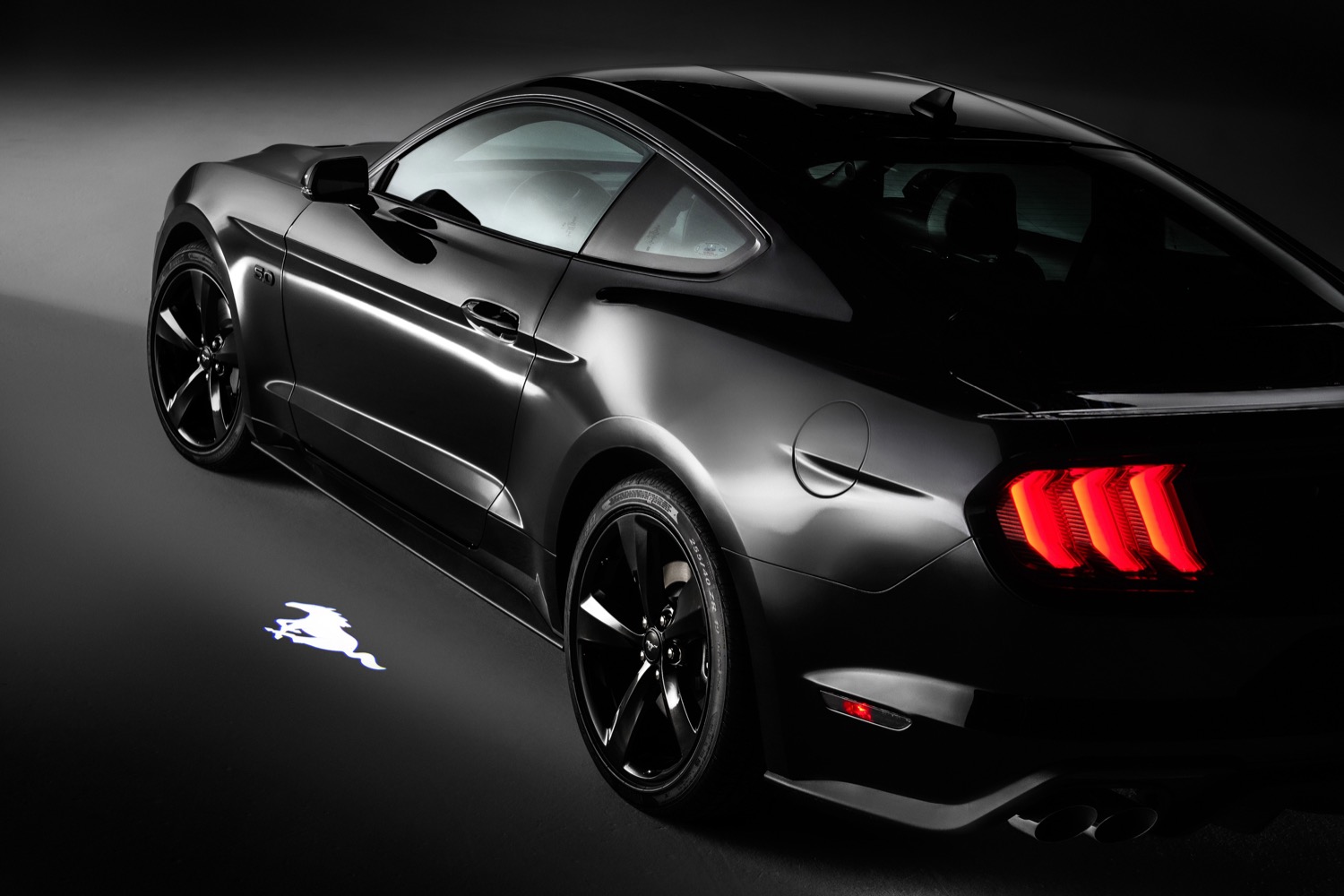 2022 mustang black