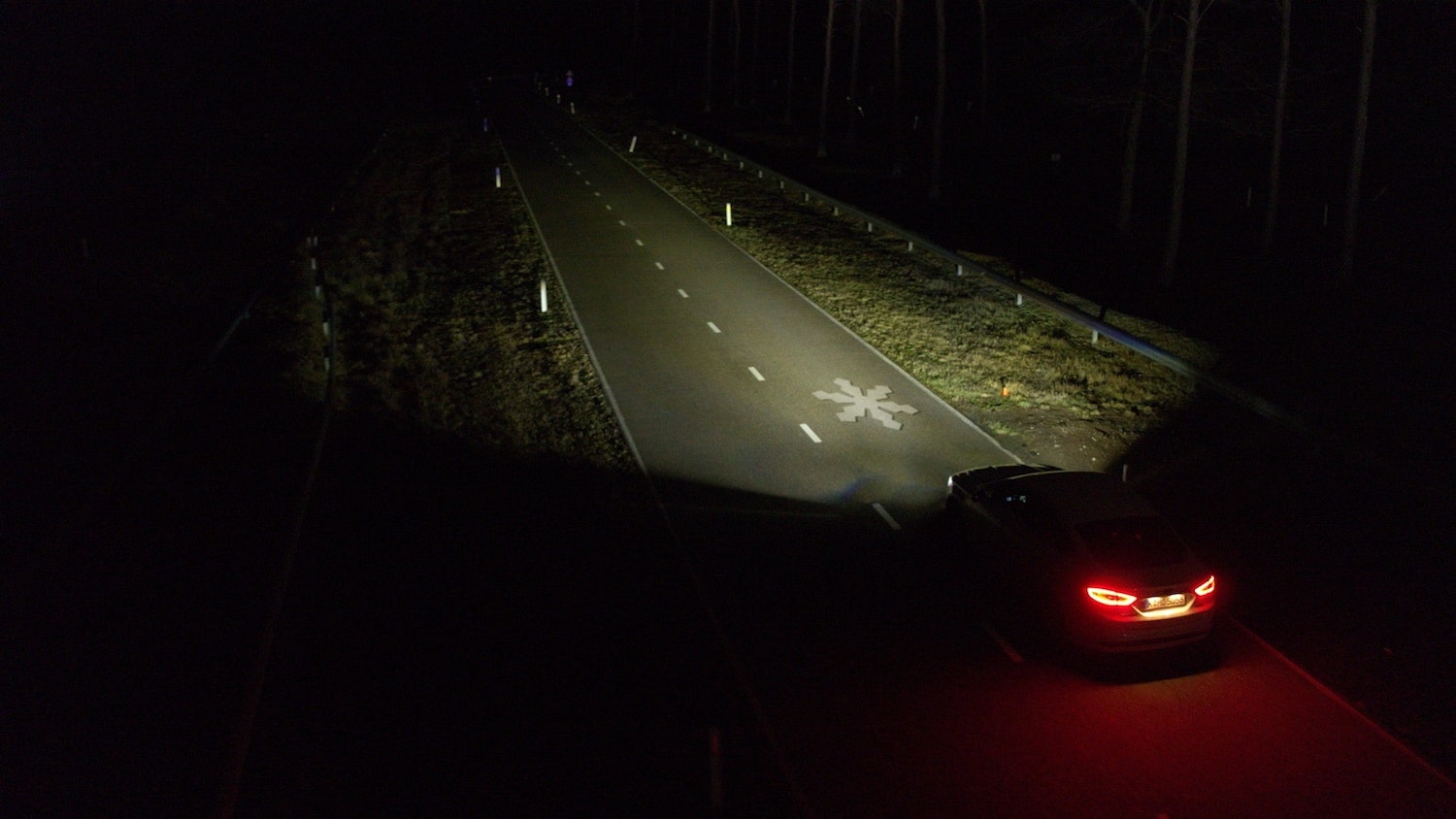 Ford Headlight Tech Projects Images Onto Roads For Drivers