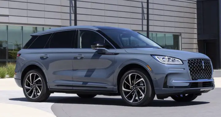 A photo showing the exterior of the 2023 Lincoln Corsair Grand Touring from a front three quarters angle.