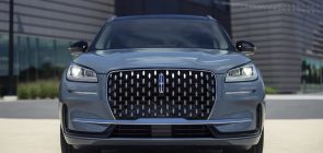 A front view of the 2023 Lincoln Corsair.