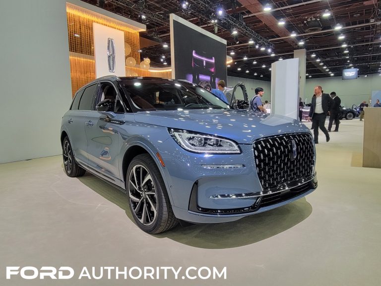2023 Lincoln Corsair Grand Touring In Whisper Blue Live Gallery
