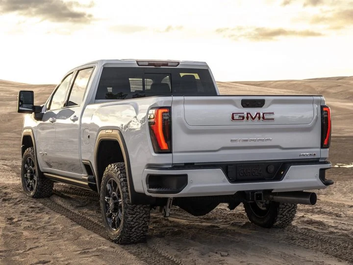 2024 GMC Sierra HD Debuts As Updated Ford Super Duty Rival