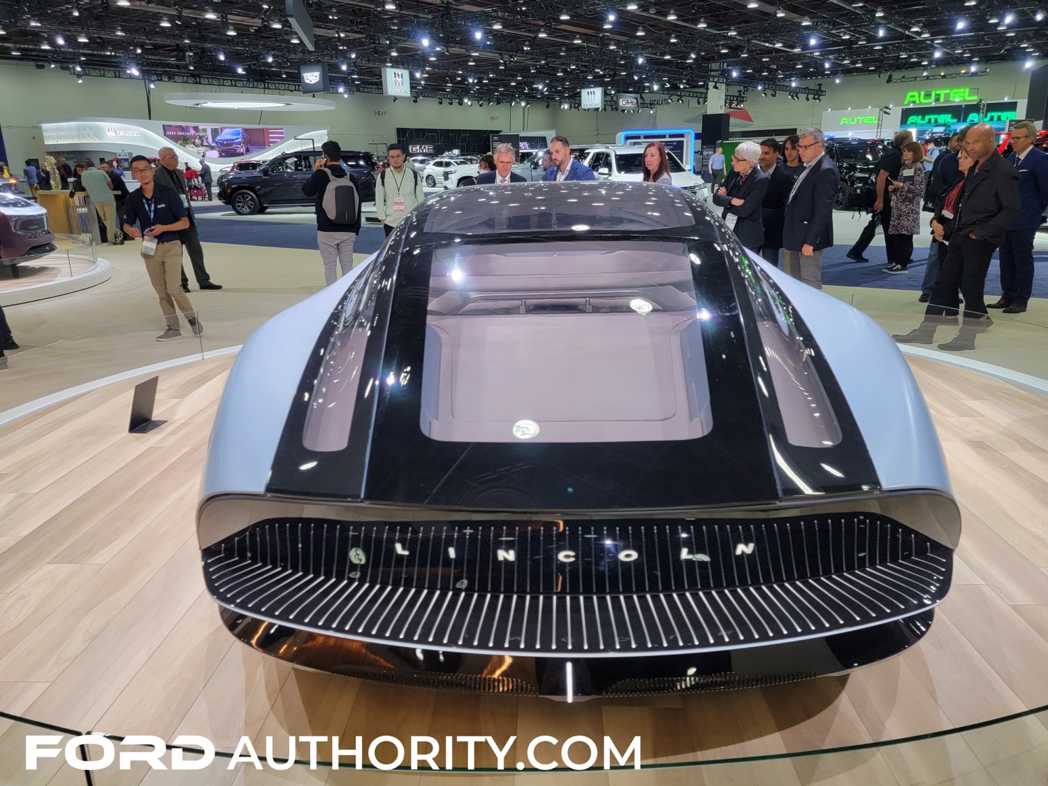 Lincoln Model L100 Concept Is an Autonomous Ultra-Luxury EV