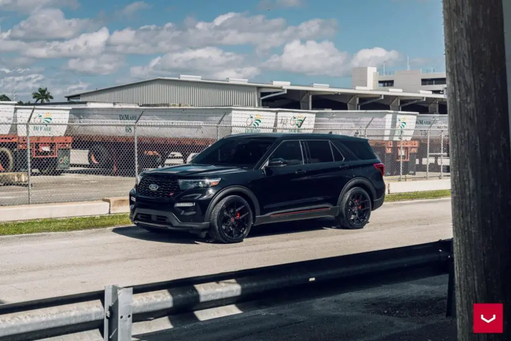 Ford Explorer ST Looks Great Rolling On Vossen HF-5 Wheels