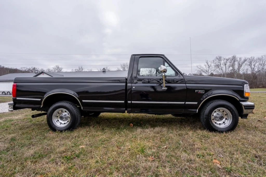 1995 Ford F-150 XLT With Just Over 4K Miles Up For Auction