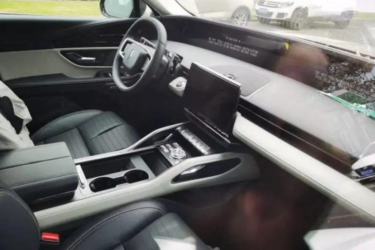 NextGen Lincoln Nautilus Pics Reveal Crossover's Interior