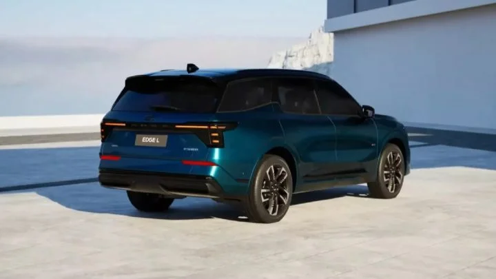 China's Ford Edge L Three-Row SUV Revealed With, Uh, Edgy Look