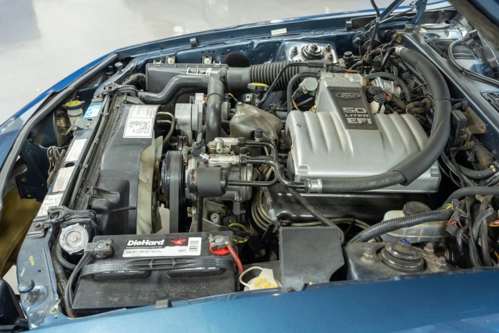 1987 Ford Thunderbird Sport - Engine Bay 001