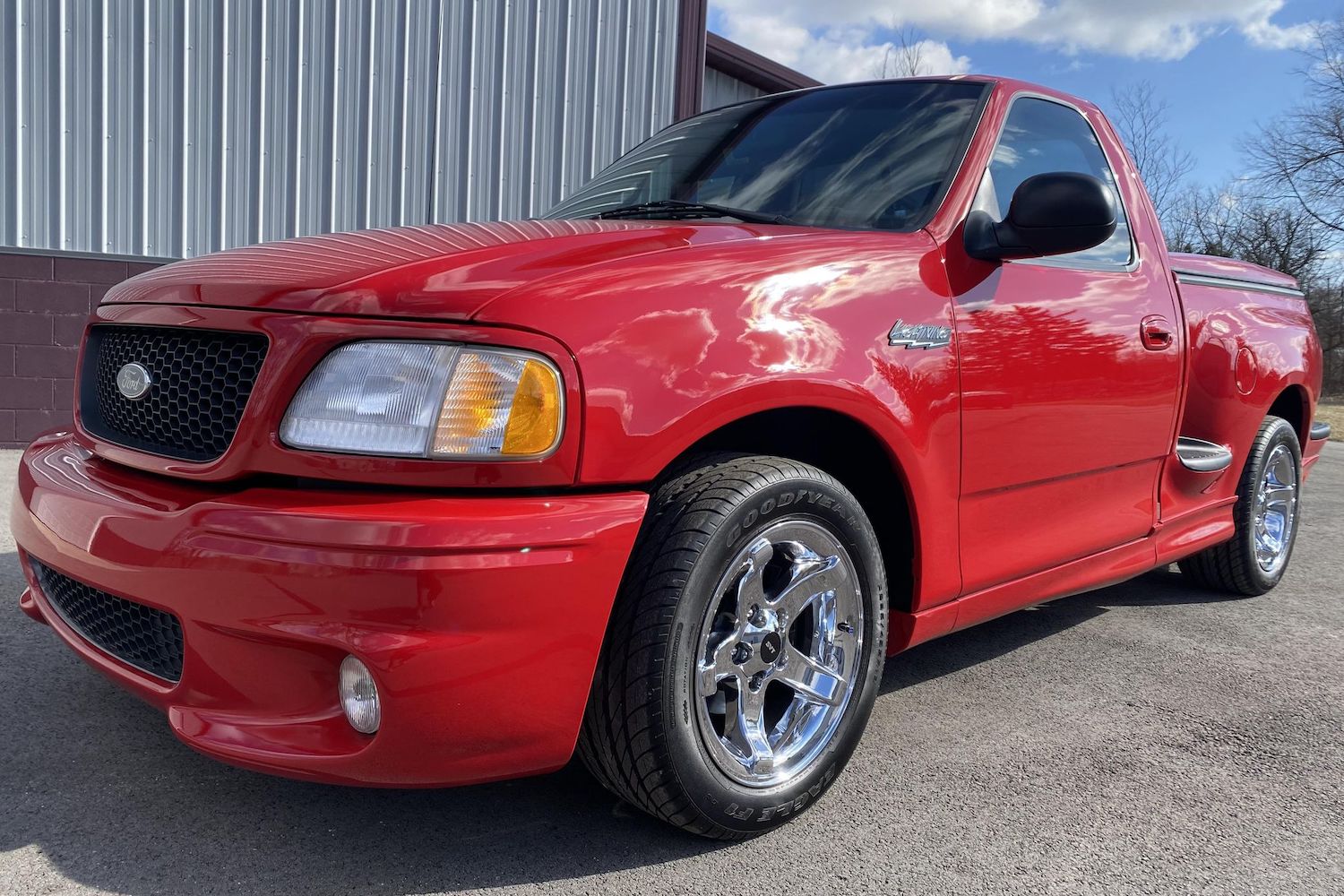 1999 Ford F-150 SVT Lightning With 3K Miles Up For Auction