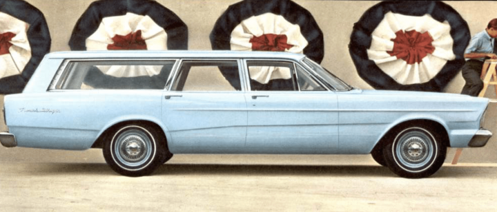 1966 Ford Fairlane Wagon - Exterior 002 - Side