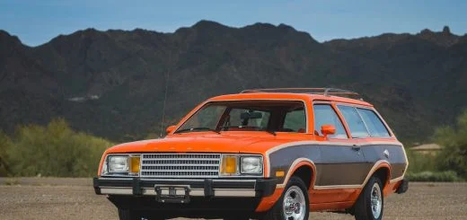 1979 Ford Pinto Squire Wagon - Exterior 001 - Front Three Quarters