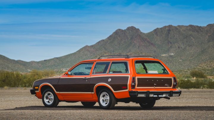 1979 Ford Pinto Squire Wagon - Exterior 003 - Rear Three Quarters