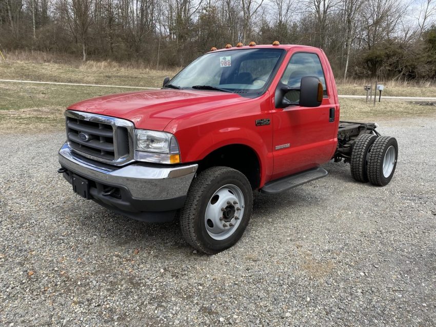 2004 Ford Super Duty Chassis Cab With 13 Miles - Exterior 001 - Front Three Quarters