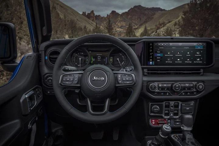 2024 Jeep Wrangler - Interior 001