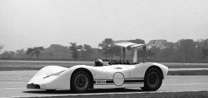 Ford GA-7 Experimental Group 7 Race Car - Exterior 001 - Front Three Quarters