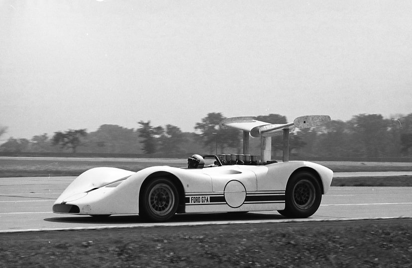 Ford GA-7 Experimental Group 7 Race Car - Exterior 001 - Front Three Quarters