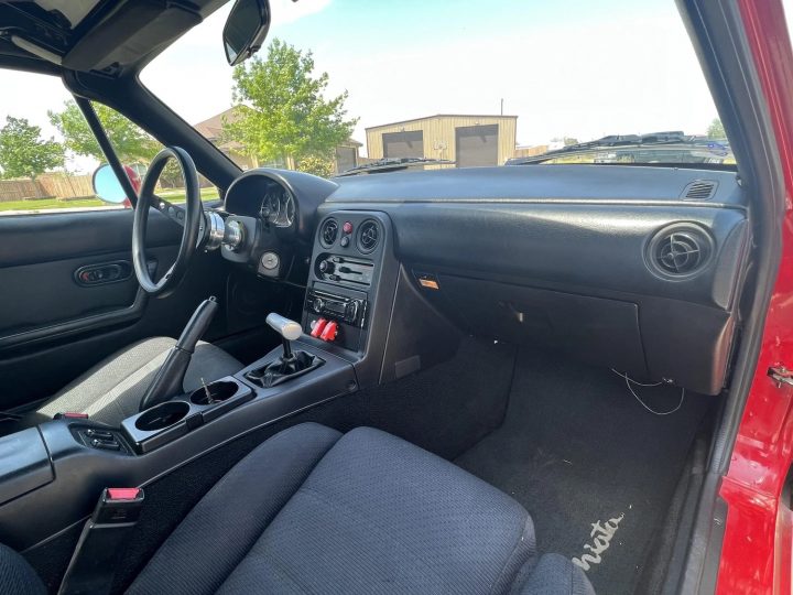 Ford-Powered 1992 Mazda Miata Safari Build - Interior 001