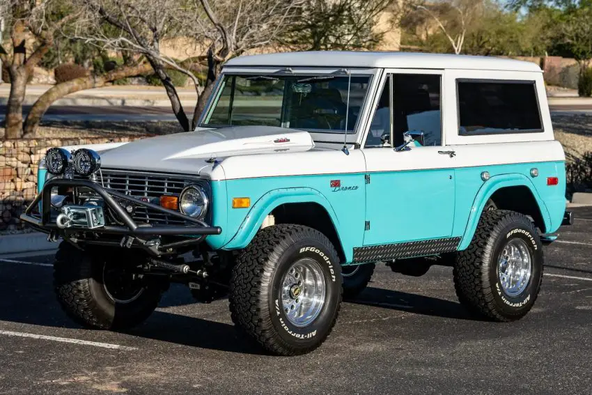 Modified 1969 Ford Bronco - Exterior 001 - Front Three Quarters