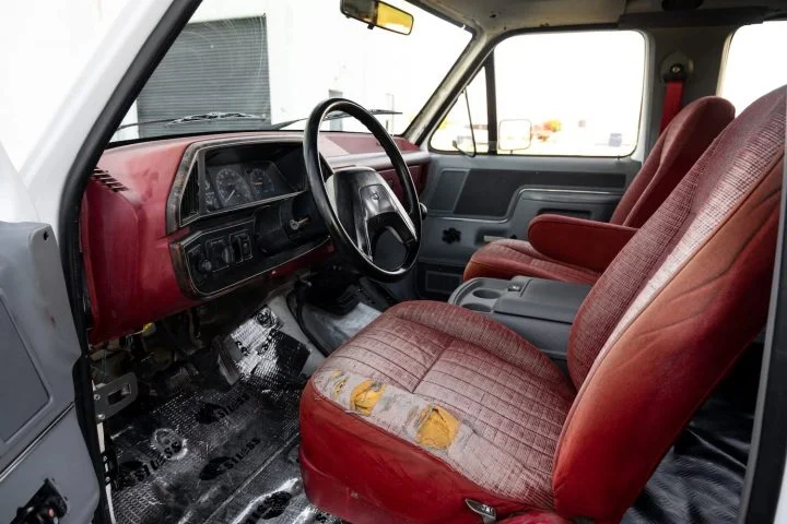 1990 Ford Centurion C-150 Classic - Interior 001