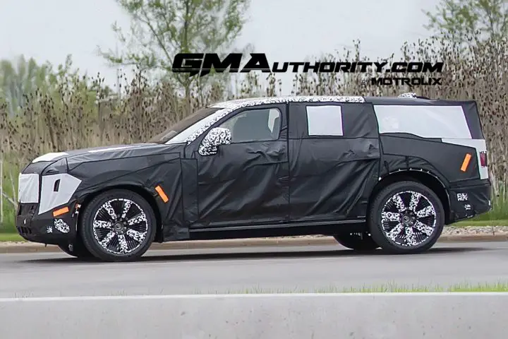 2025-Cadillac-Escalade-IQ-Escalade-Electric-EV-Prototype-Spy-Shots-May-2023-Exterior-003